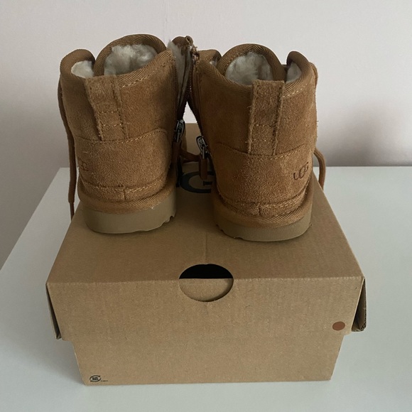 UGG Toddler Neumel ll Boots Size 8 - Picture 2 of 5